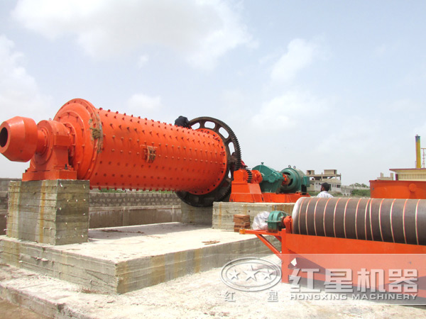 高產節(jié)能型球磨機現場